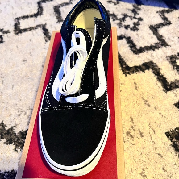 Vans Mens Old Skool Black/White | Sz. 7.5 US Men. 9 US  US Women. New in box - Picture 5 of 5